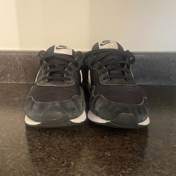 Nike Valiant Sneaker - Size 7 - Picture 3 of 10